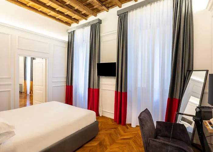 Largo Arenula Suites