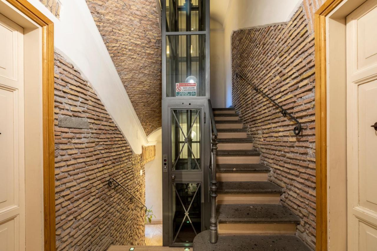 Largo Arenula * Roma